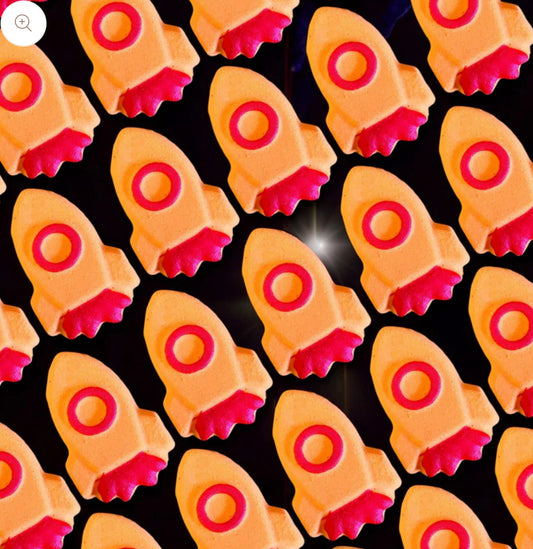 Mini rocket bath bomb